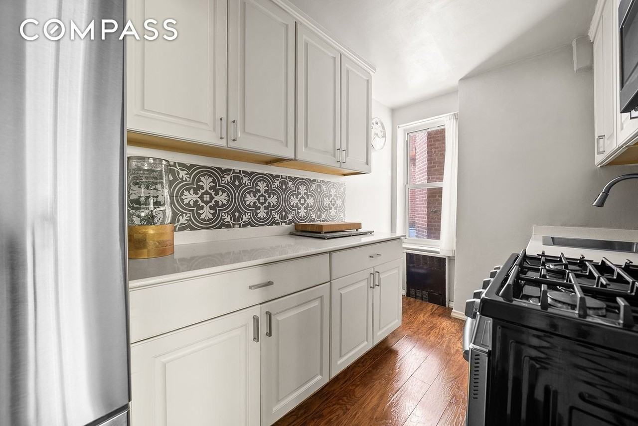 3326 82nd St #1H - Photo 3 of 11