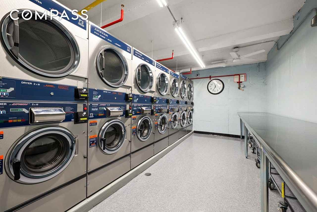 3326 82nd St #1H - Photo 7 of 11