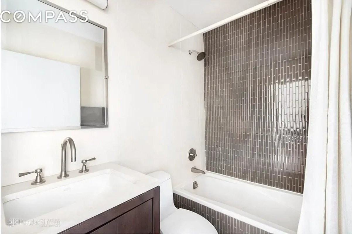 212 E 47th St #21D - Photo 6 of 13