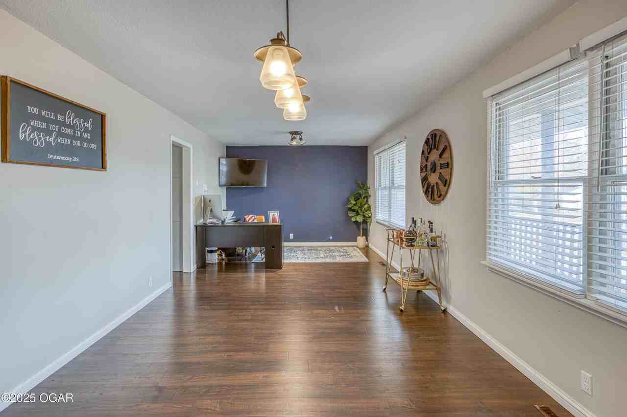 414 W Rudondo Dr - Photo 6 of 15