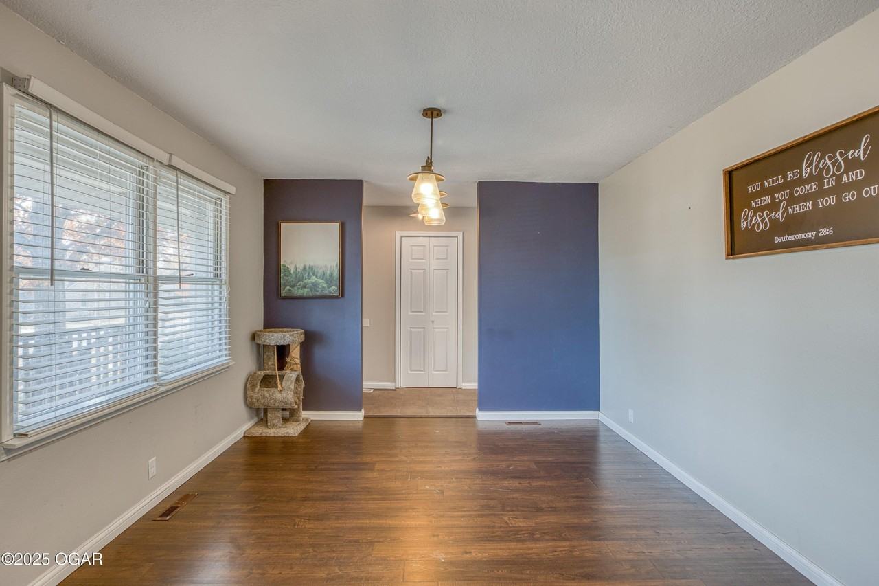 414 W Rudondo Dr - Photo 7 of 15