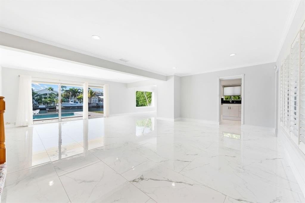 2612 Marion Dr - Photo 2 of 38