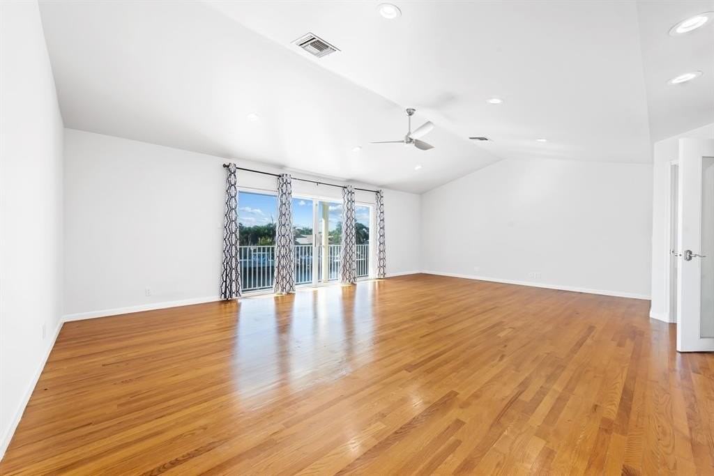 2612 Marion Dr - Photo 5 of 38