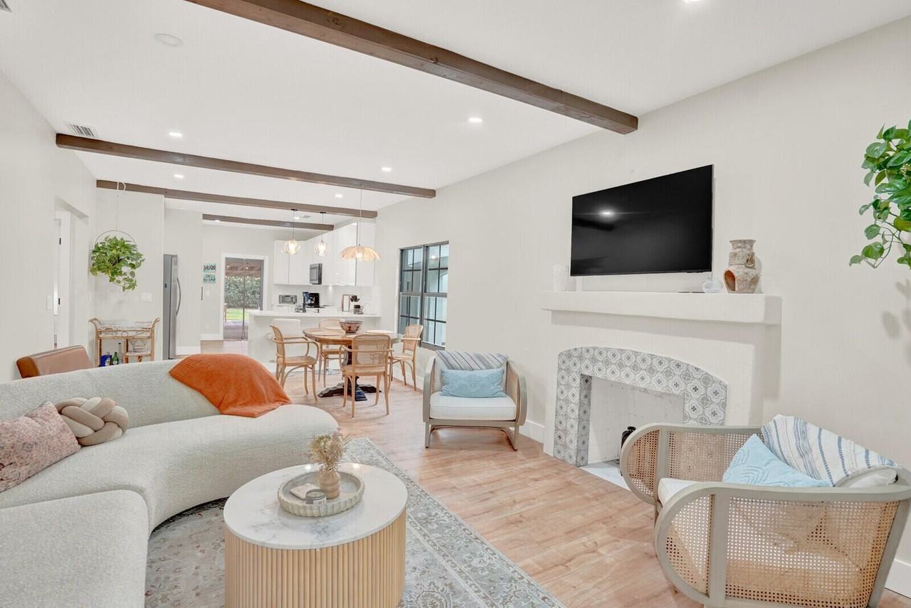 727 Fernwood Dr - Photo 4 of 46