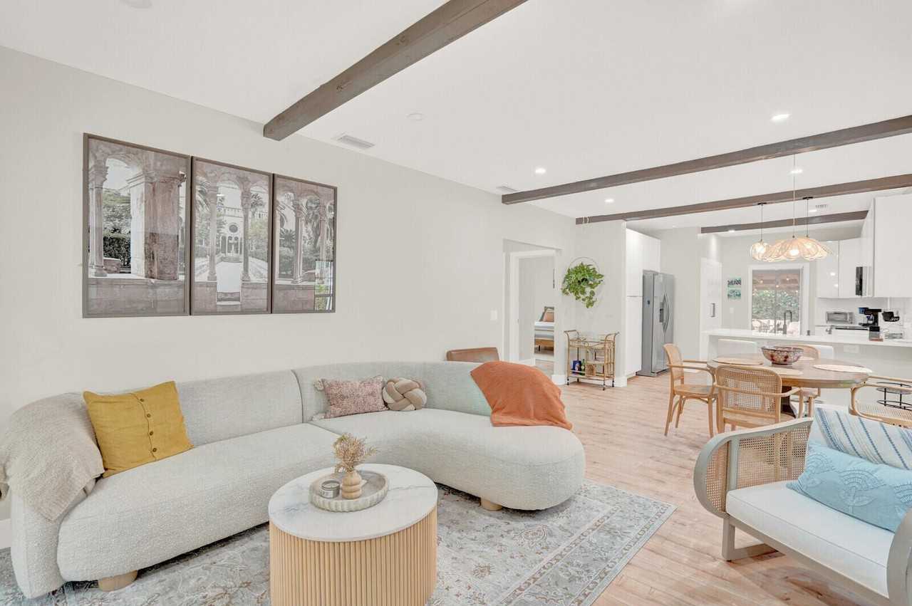 727 Fernwood Dr - Photo 5 of 46