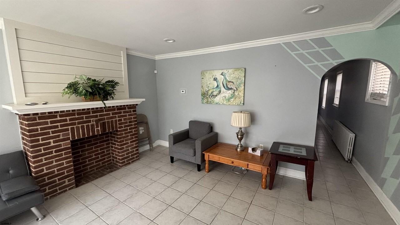 14 N Marion Ave - Photo 2 of 16