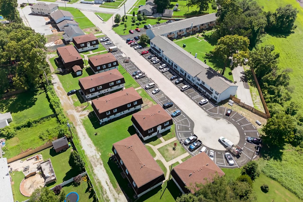 2706 Center St #C - Photo 2 of 9