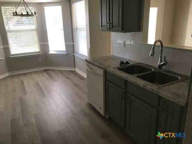 4707 Oxford Dr - Photo 6 of 15