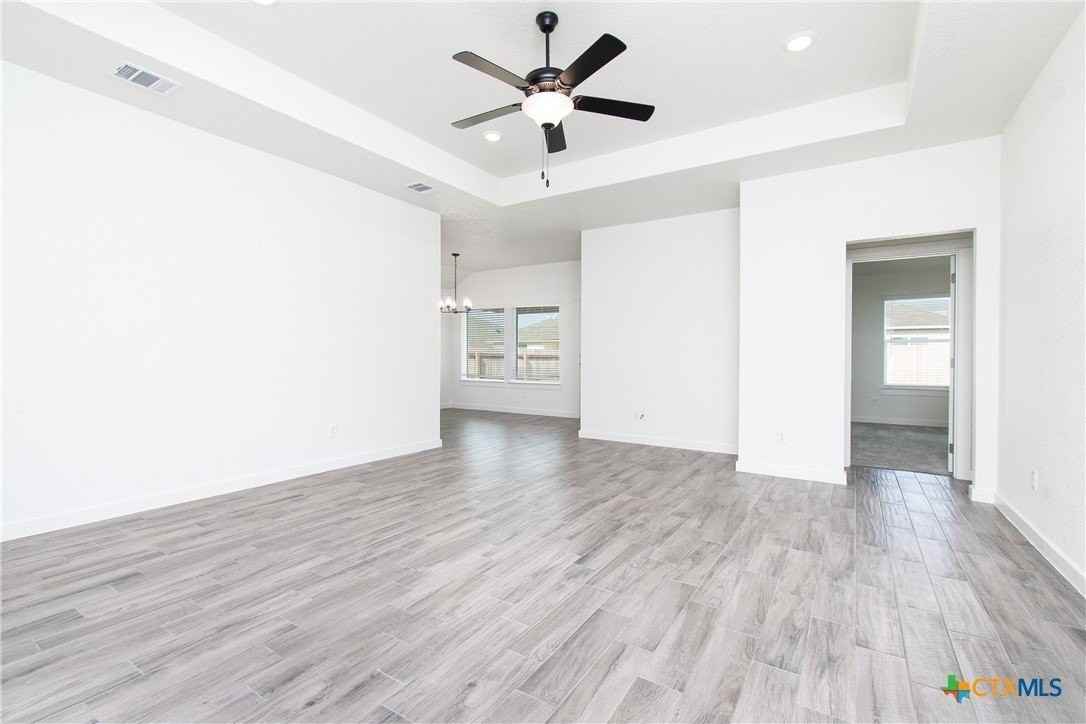 1418 Cedar River Ln - Photo 2 of 9