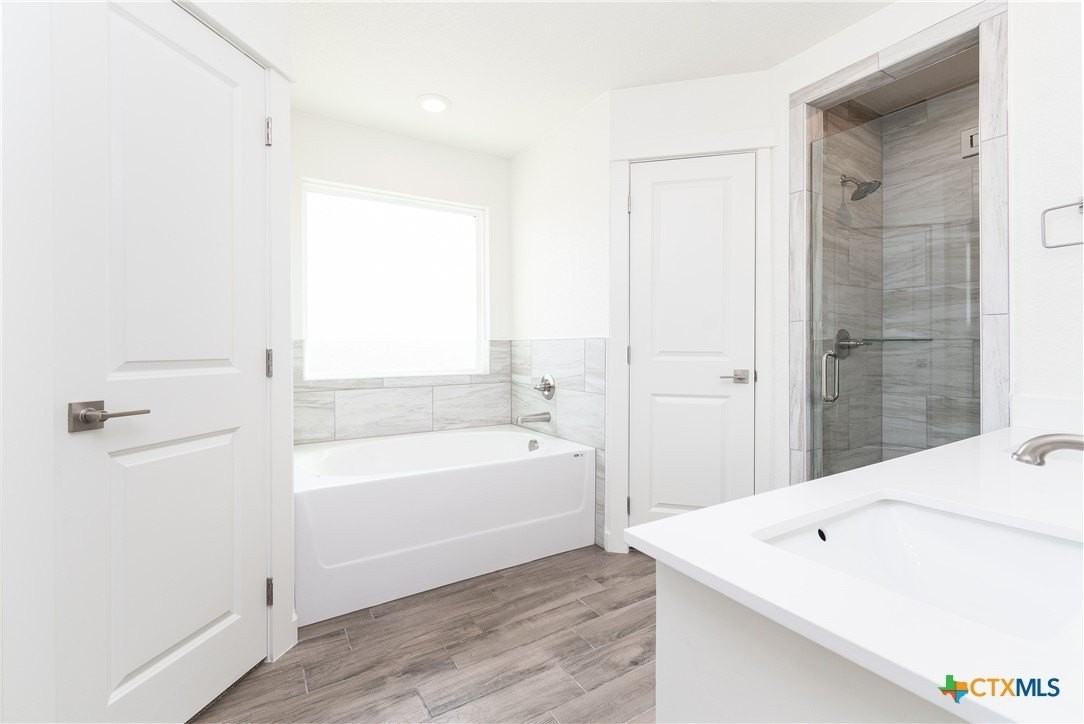 1418 Cedar River Ln - Photo 7 of 9