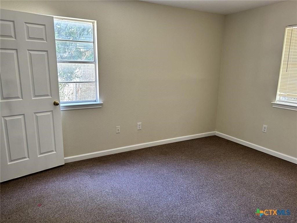 1409 Calle Nogal St - Photo 7 of 10