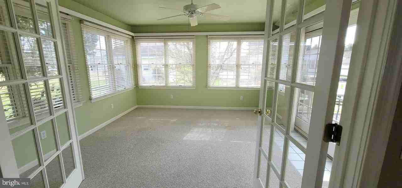 16891 Essex Road - Photo 6 of 18