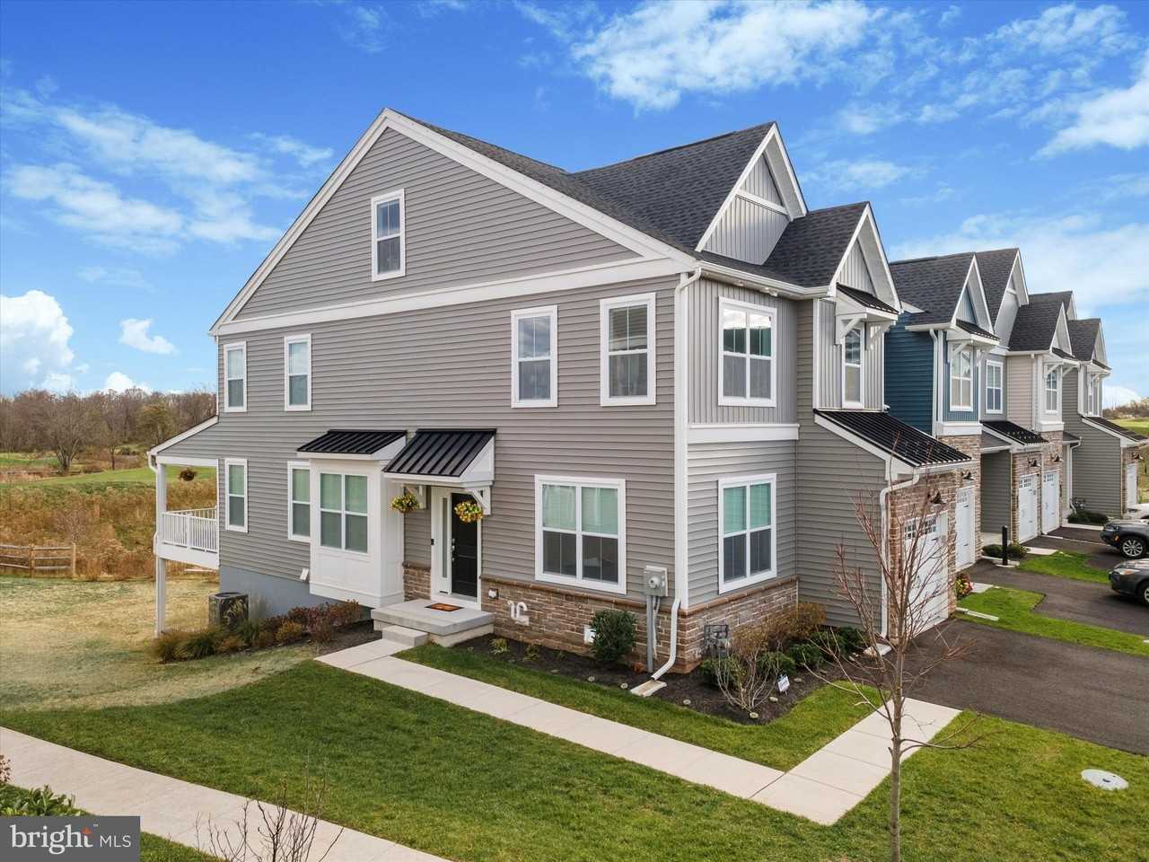 25 Copper Ct - Photo 2 of 49