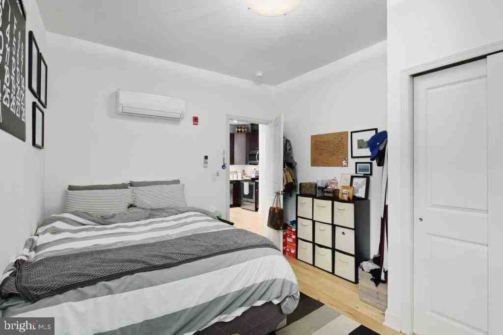 427 Monroe St Apt 102-33 #102 - Photo 5 of 9