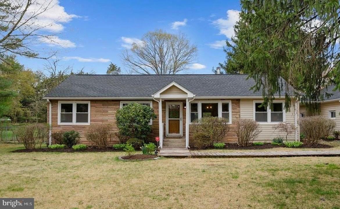 7804 Old Carolina Road - Photo 6 of 32