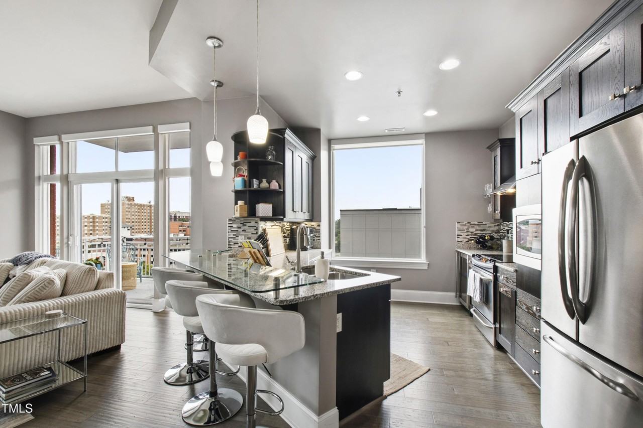 400 W North Street unit: 610 #610 - Photo 4 of 42