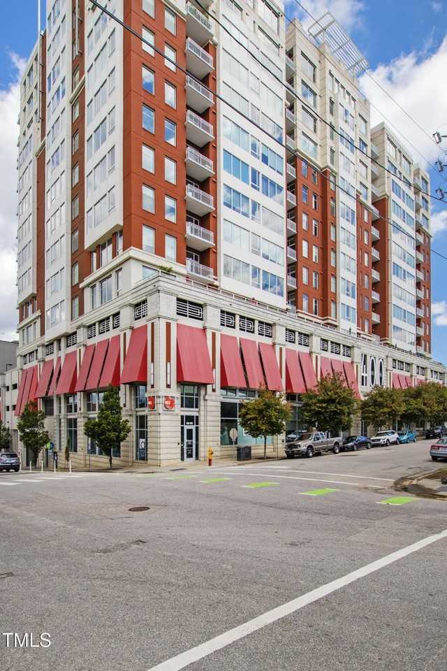 400 W North Street unit: 610 #610 - Photo 6 of 42