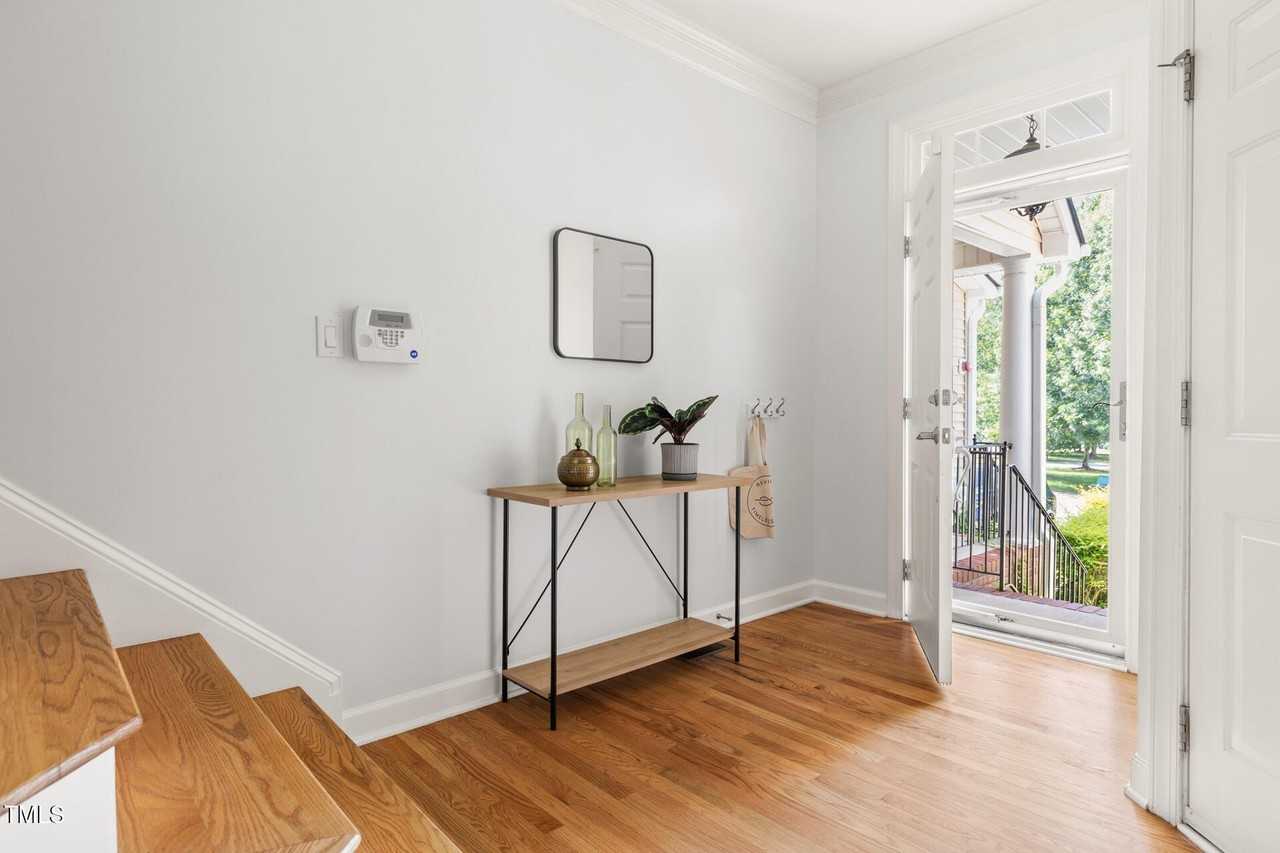 204 Towne Ridge Lane - Photo 4 of 36