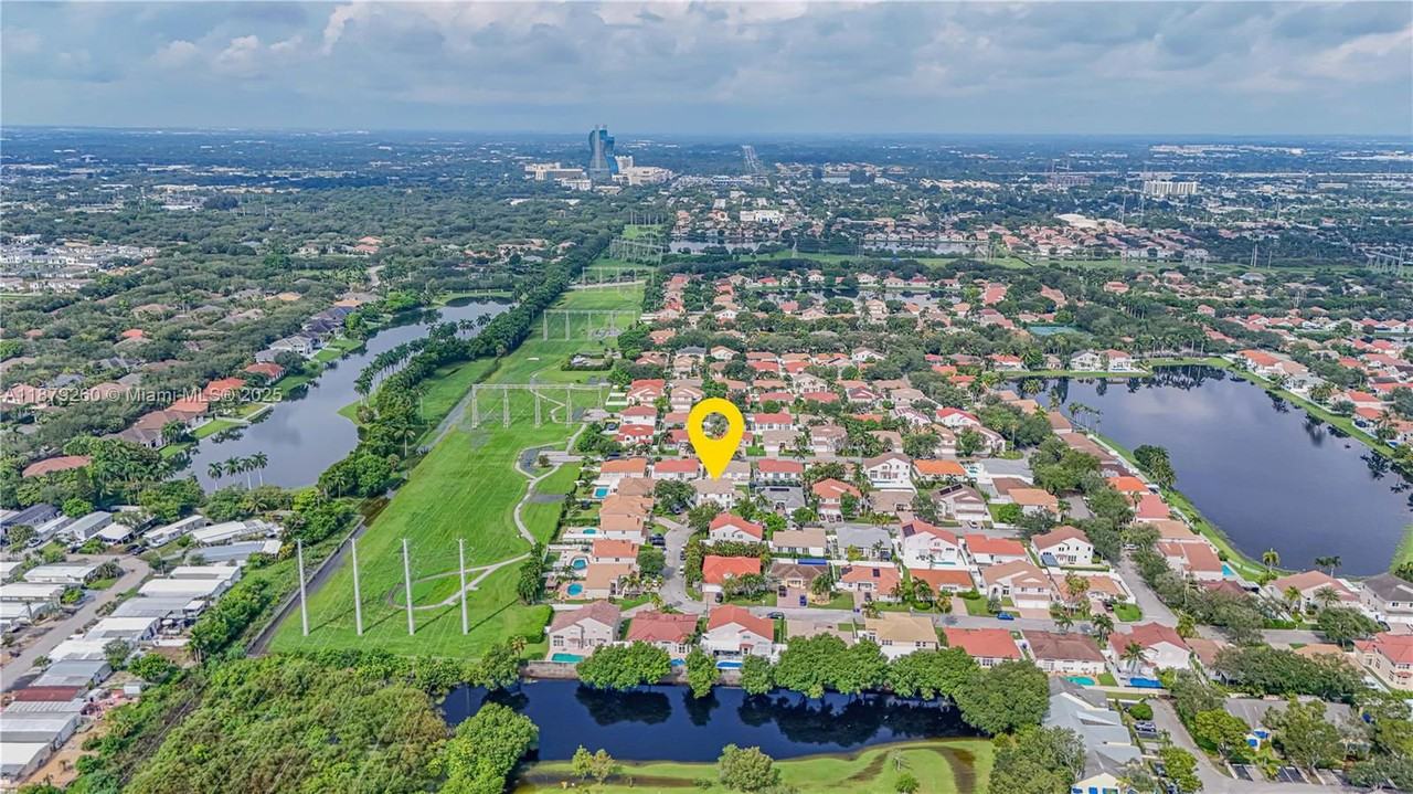 5371 Sw 32nd Ter - Photo 5 of 8