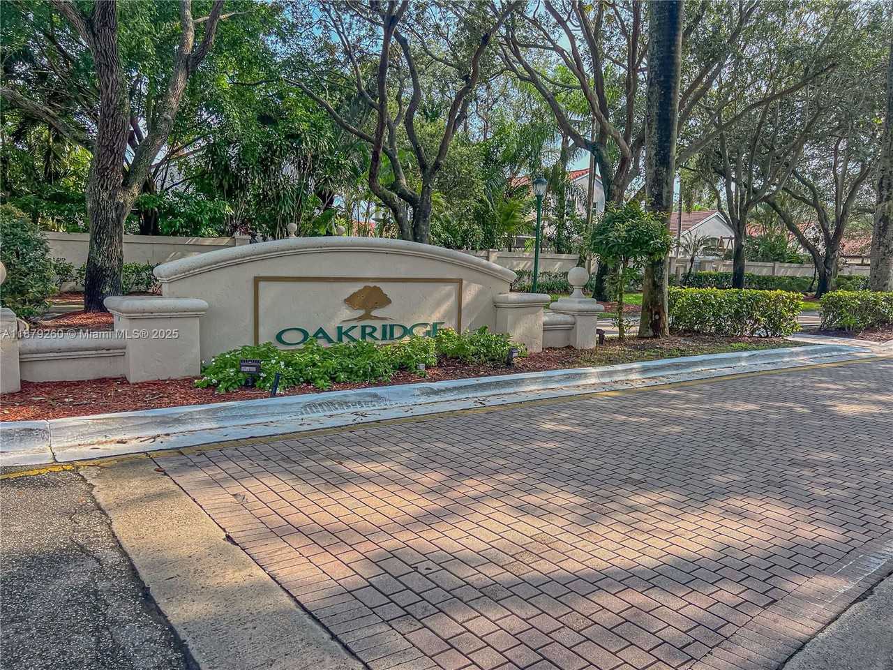 5371 Sw 32nd Ter - Photo 6 of 8