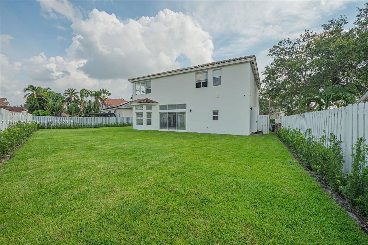 5371 Sw 32nd Ter - Photo 7 of 8