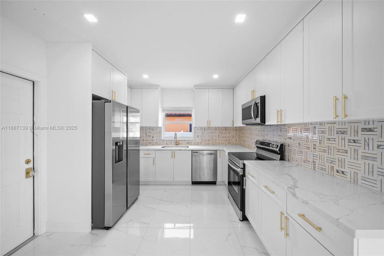 1625 Hollywood Blvd - Photo 2 of 8