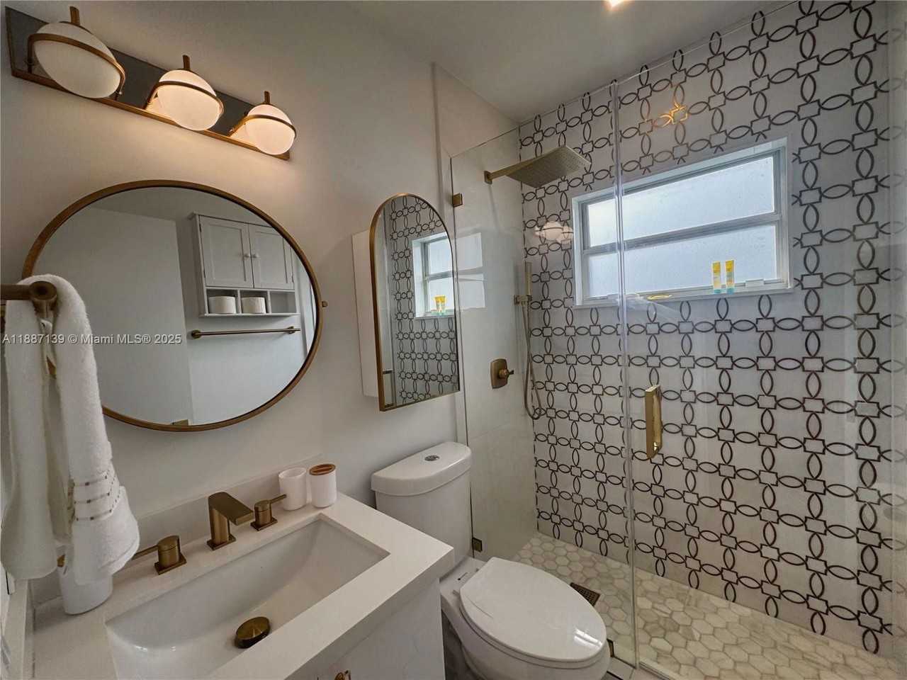 1625 Hollywood Blvd - Photo 6 of 8