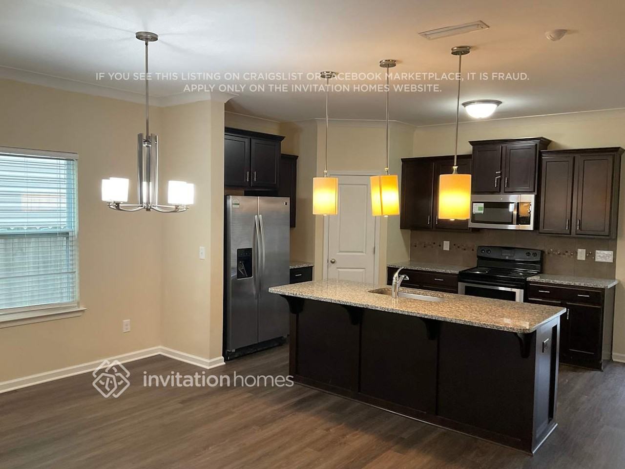 8130 Dumphries Dr - Photo 4 of 15