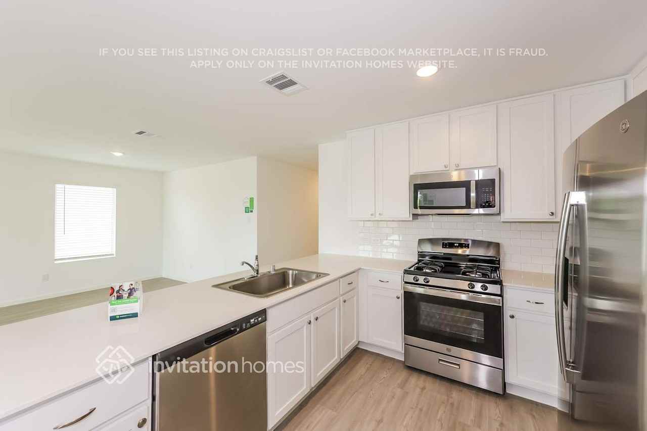 2510 Flight Trl - Photo 7 of 18