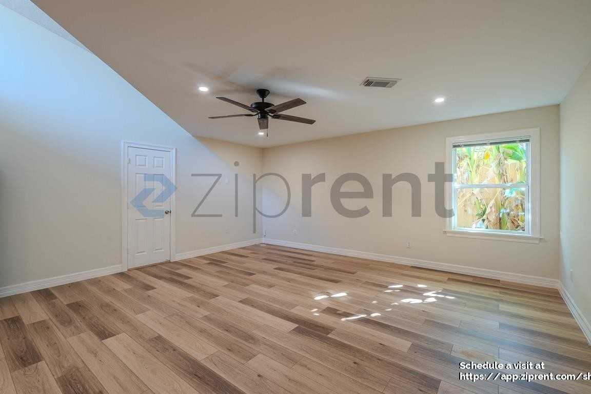 4031 Leeshire Dr - Photo 6 of 22