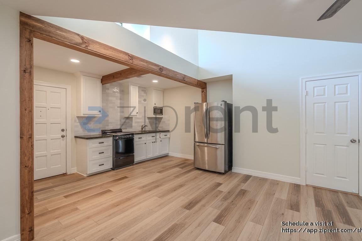 4031 Leeshire Dr - Photo 7 of 22