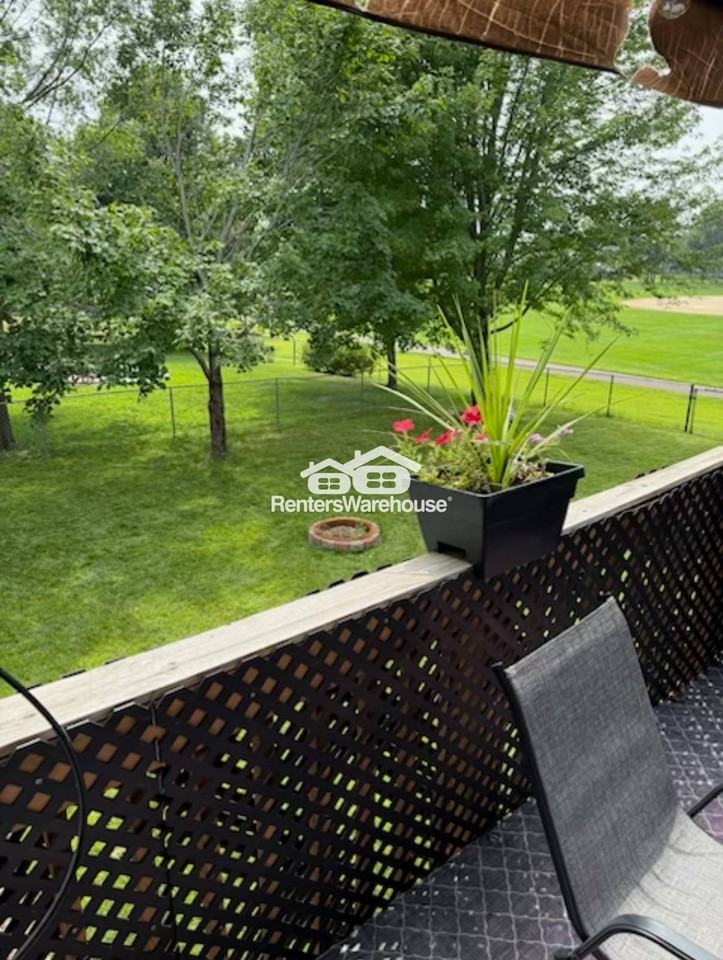 9712 Hames Court South - Photo 4 of 12