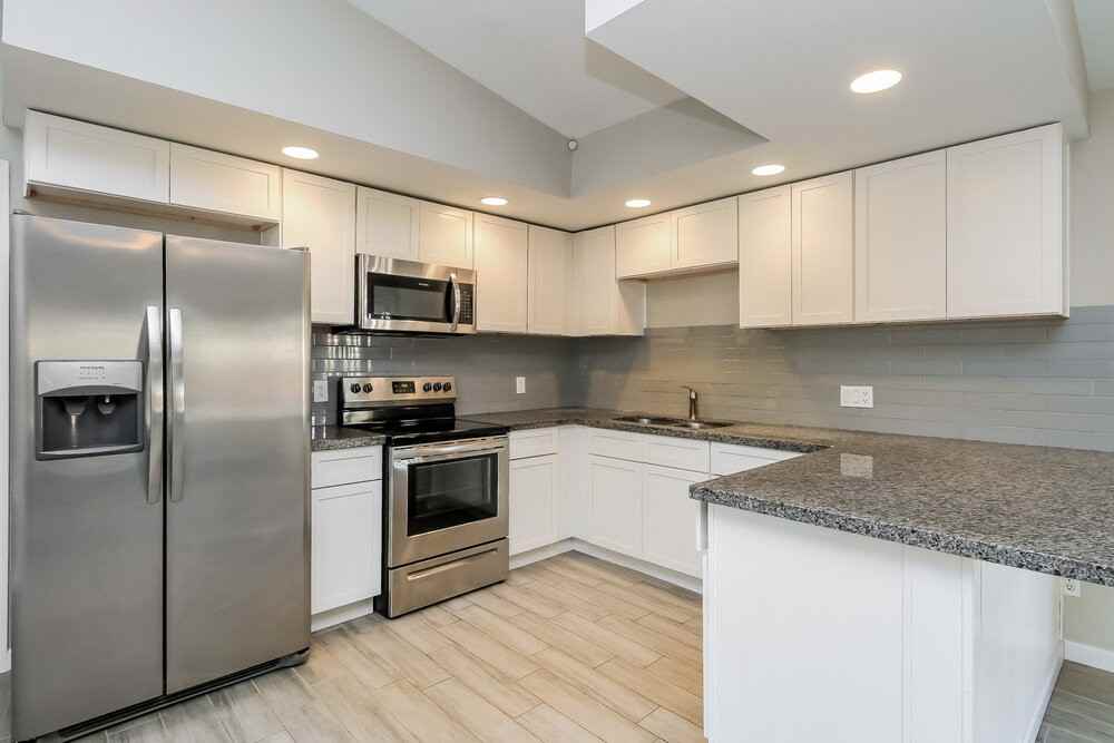 238 E Houston Ave - Photo 7 of 14