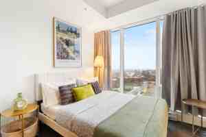 featured image of 1288 Rue Saint-Antoine Ouest #811