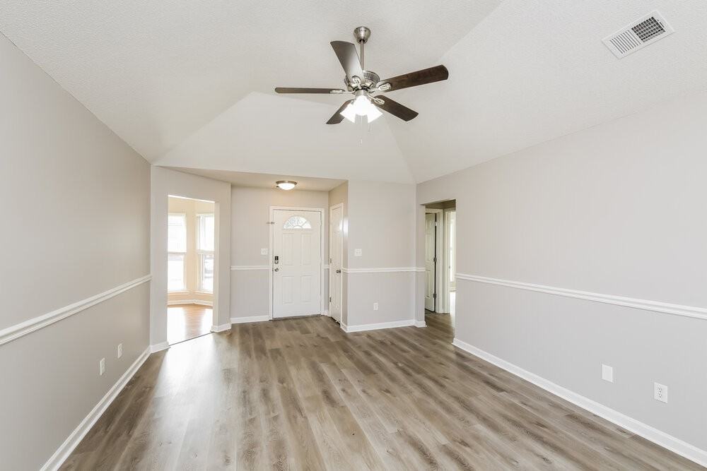 4246 Shadow Glen Dr - Photo 3 of 16