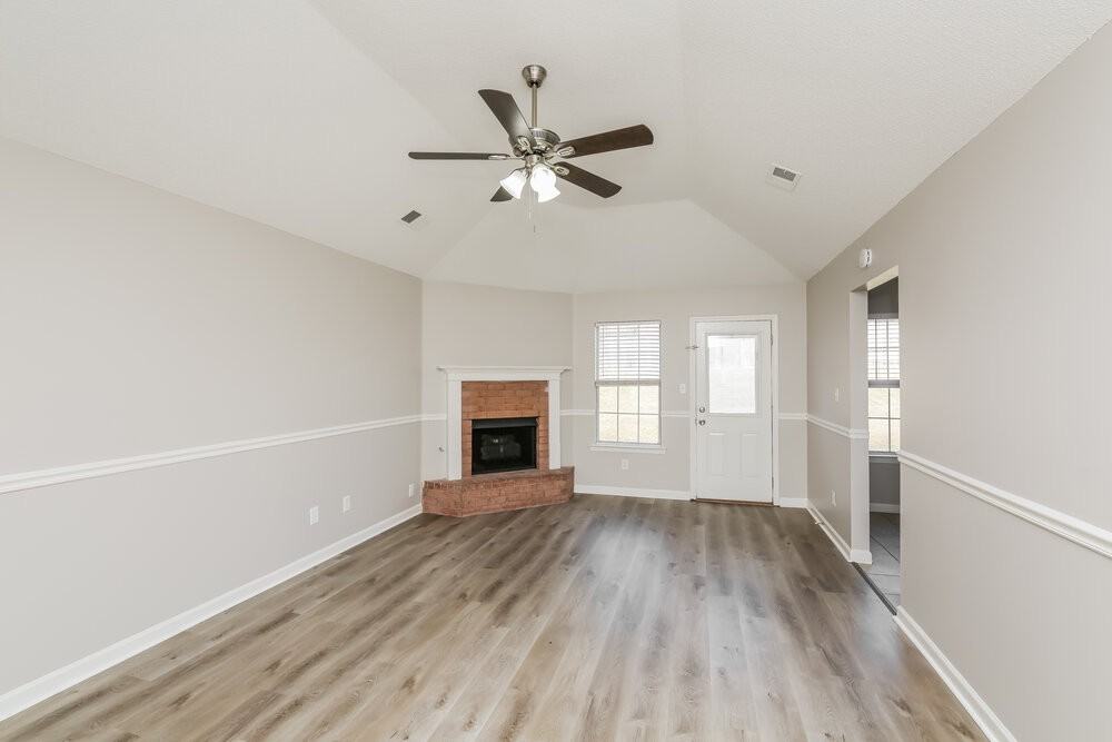4246 Shadow Glen Dr - Photo 4 of 16