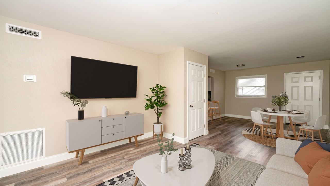 Palm Cove Apartments - Photo 2 of 19