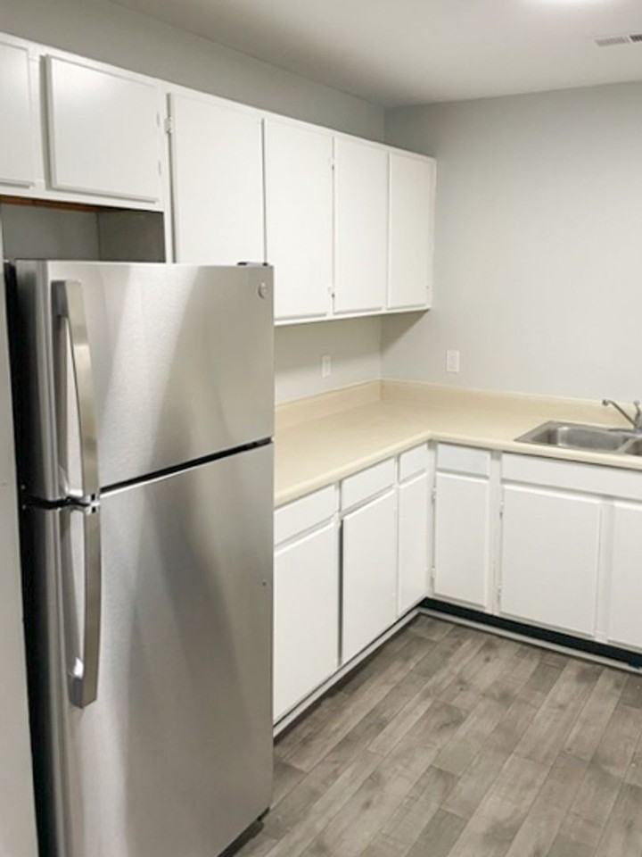 Pinewood Forest Apartments - Photo 6 of 14