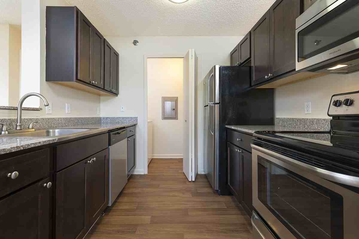 Pendleton Park Apartments - Photo 4 of 48