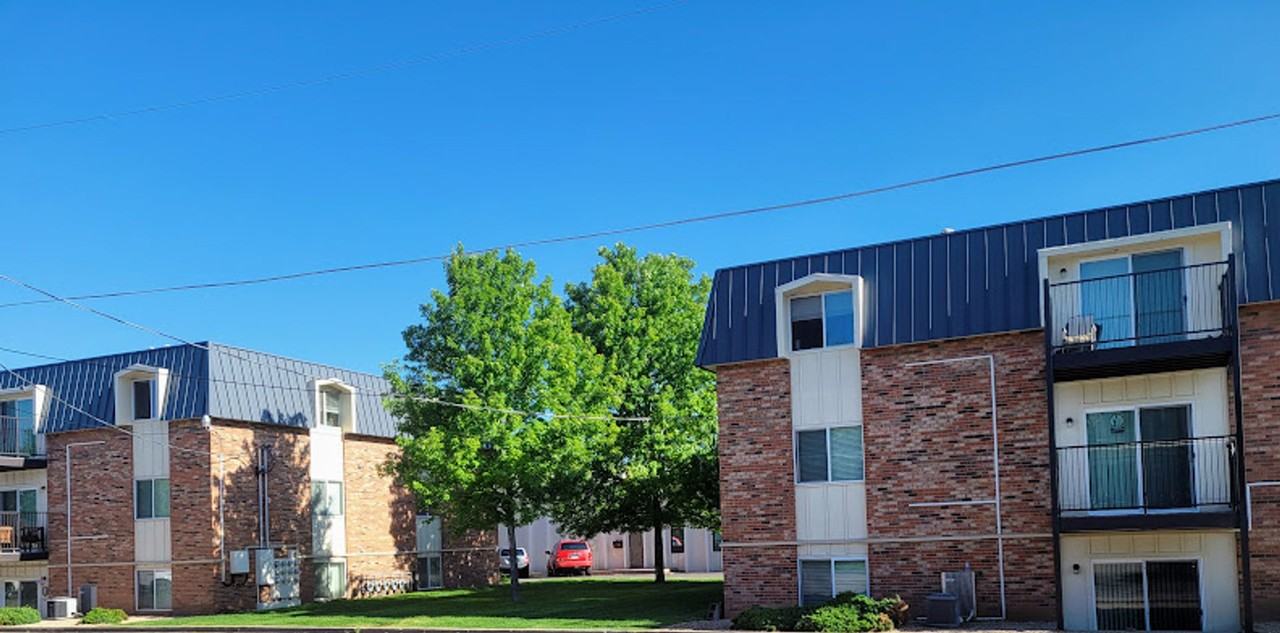 Executive Plaza Apartments - Photo 5 of 15