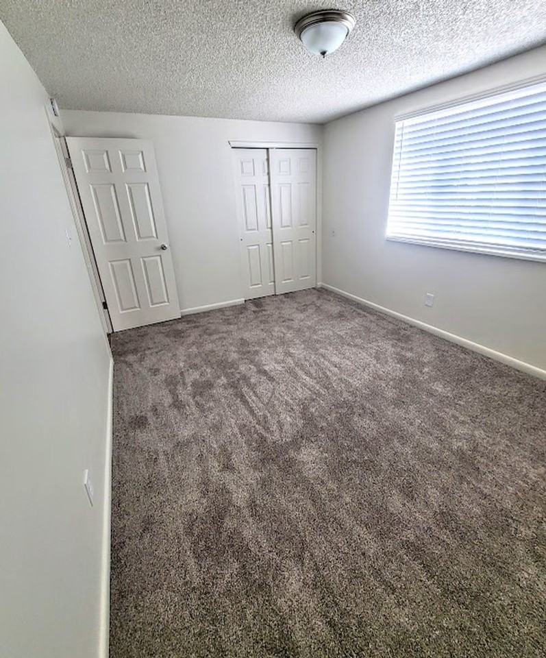 Executive Plaza Apartments - Photo 7 of 15