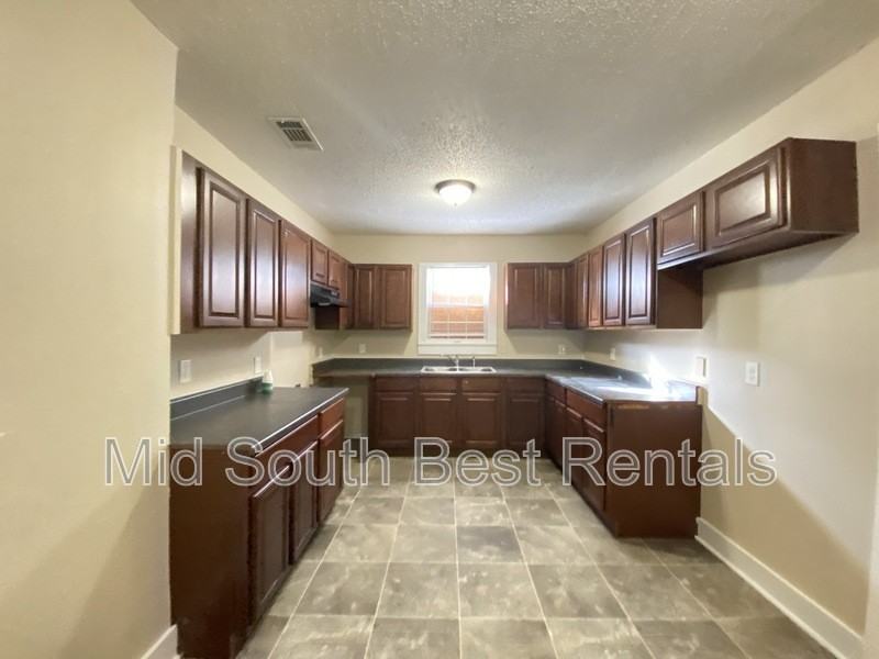 804 Booker Street - Photo 3 of 10