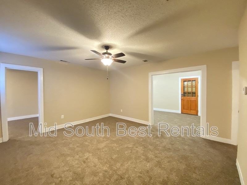 804 Booker Street - Photo 5 of 10