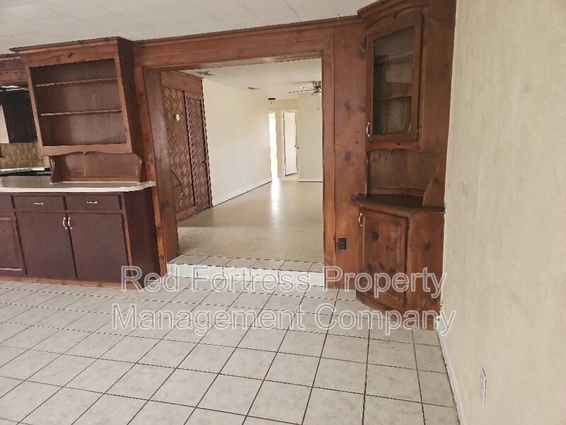 2530 Kennesaw St - Photo 4 of 12