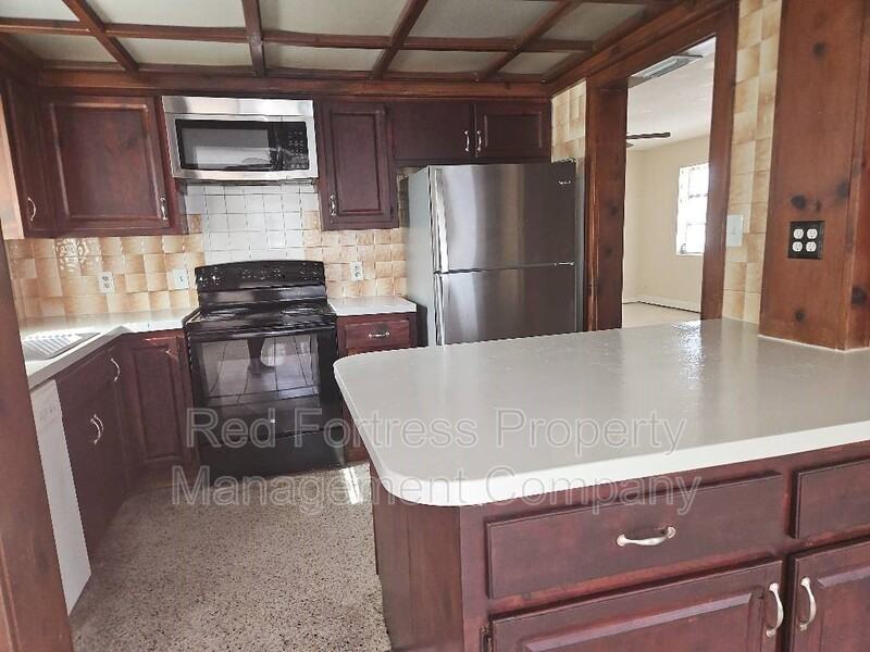 2530 Kennesaw St - Photo 6 of 12