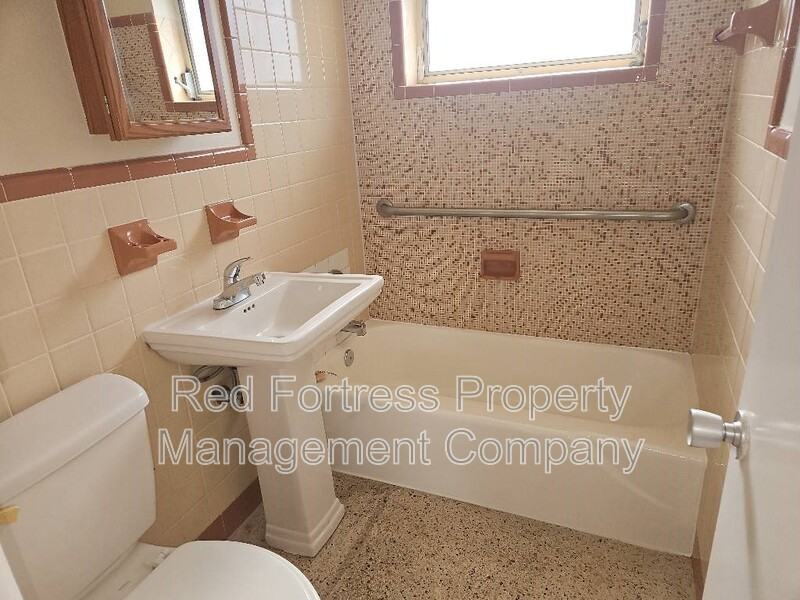 2530 Kennesaw St - Photo 7 of 12