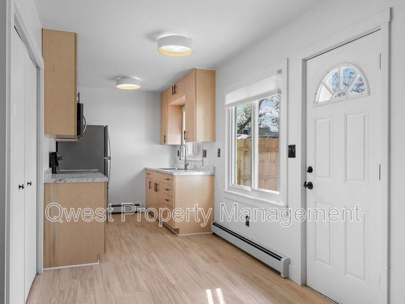 414 Rose St - Photo 4 of 10