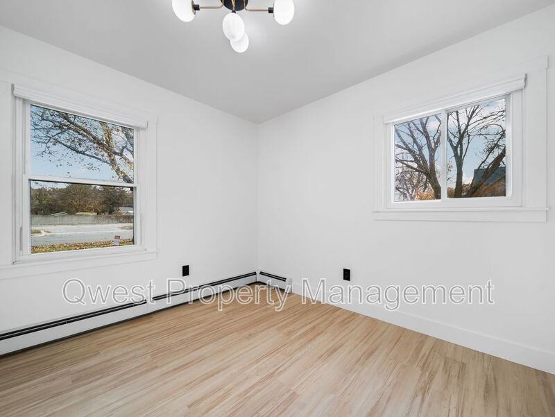 414 Rose St - Photo 6 of 10