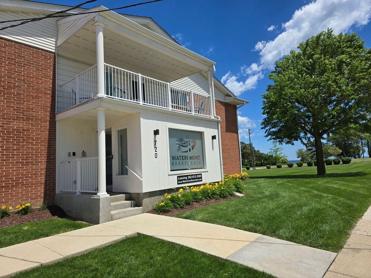 Waterfront Apartments - Photo 4 of 35