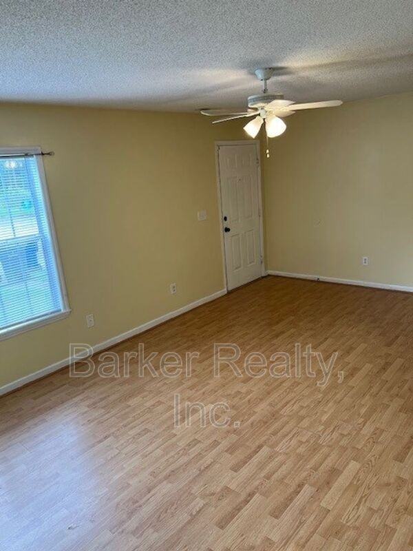 5513 Bringle Ct - Photo 3 of 9